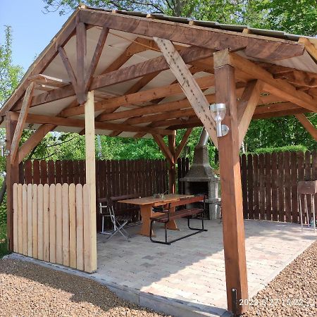 Apartament Pod Lipa クウォツコ エクステリア 写真