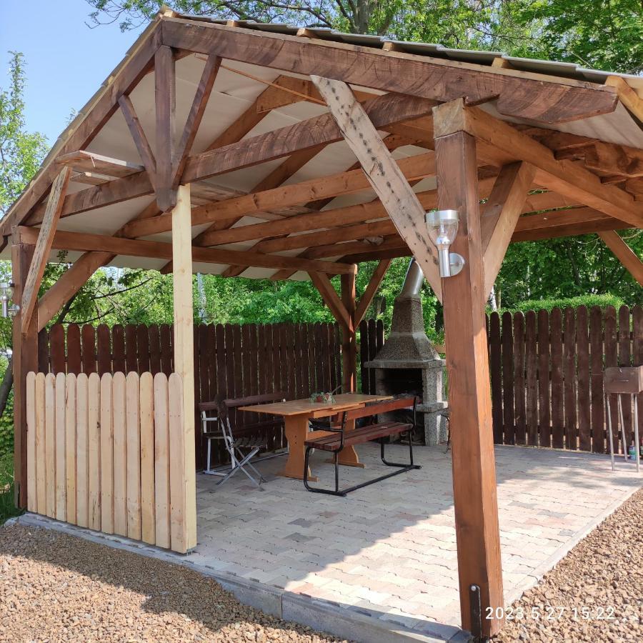 Apartament Pod Lipa クウォツコ エクステリア 写真